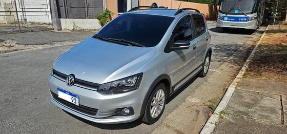VOLKSWAGEN FOX 1.0 MPI TRACK 12V FLEX 4P MANUAL